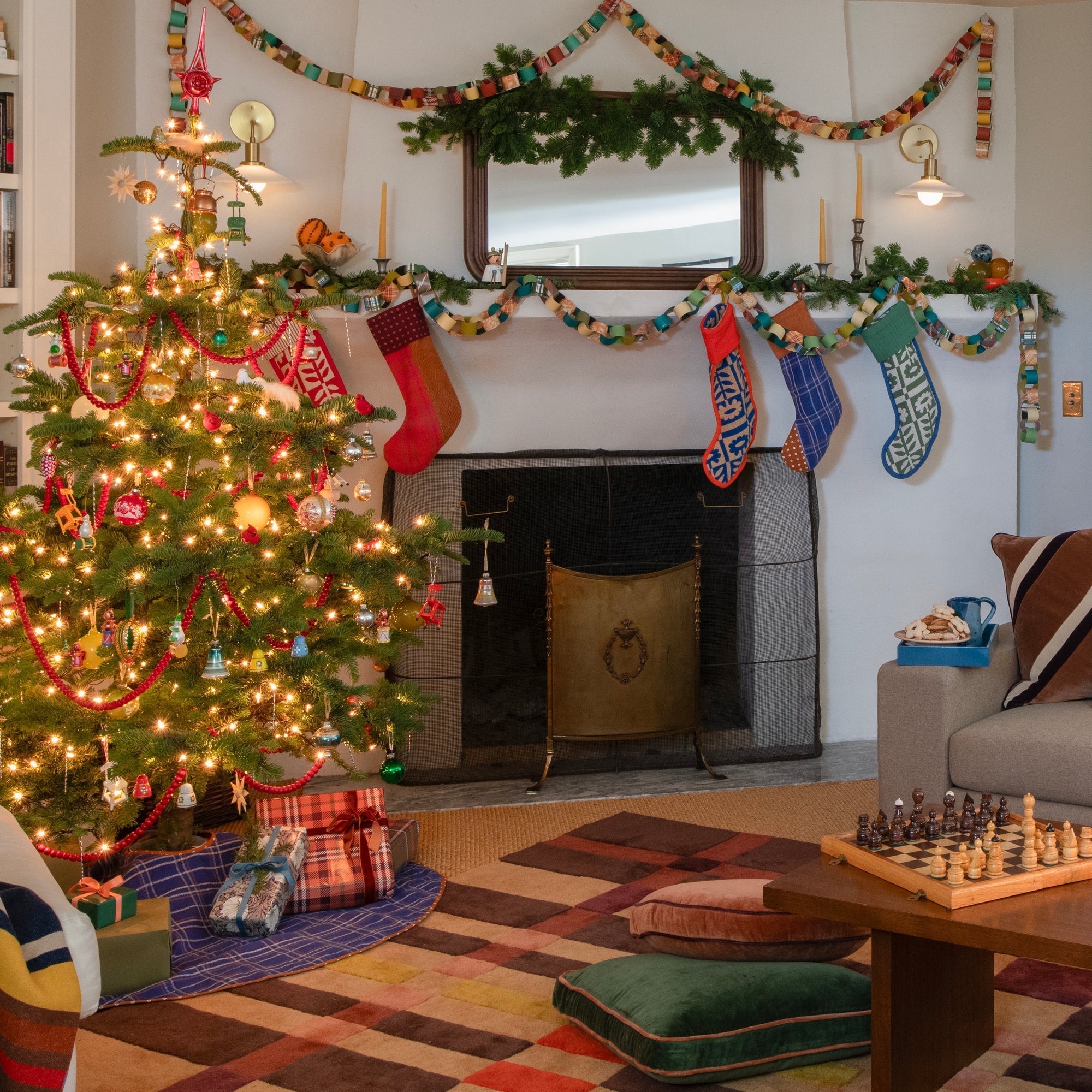 SH_Holiday_2026_Lifestyle_007_2d74ade2-d981-41f8-a32c-ba22f6a2348d-2.jpg